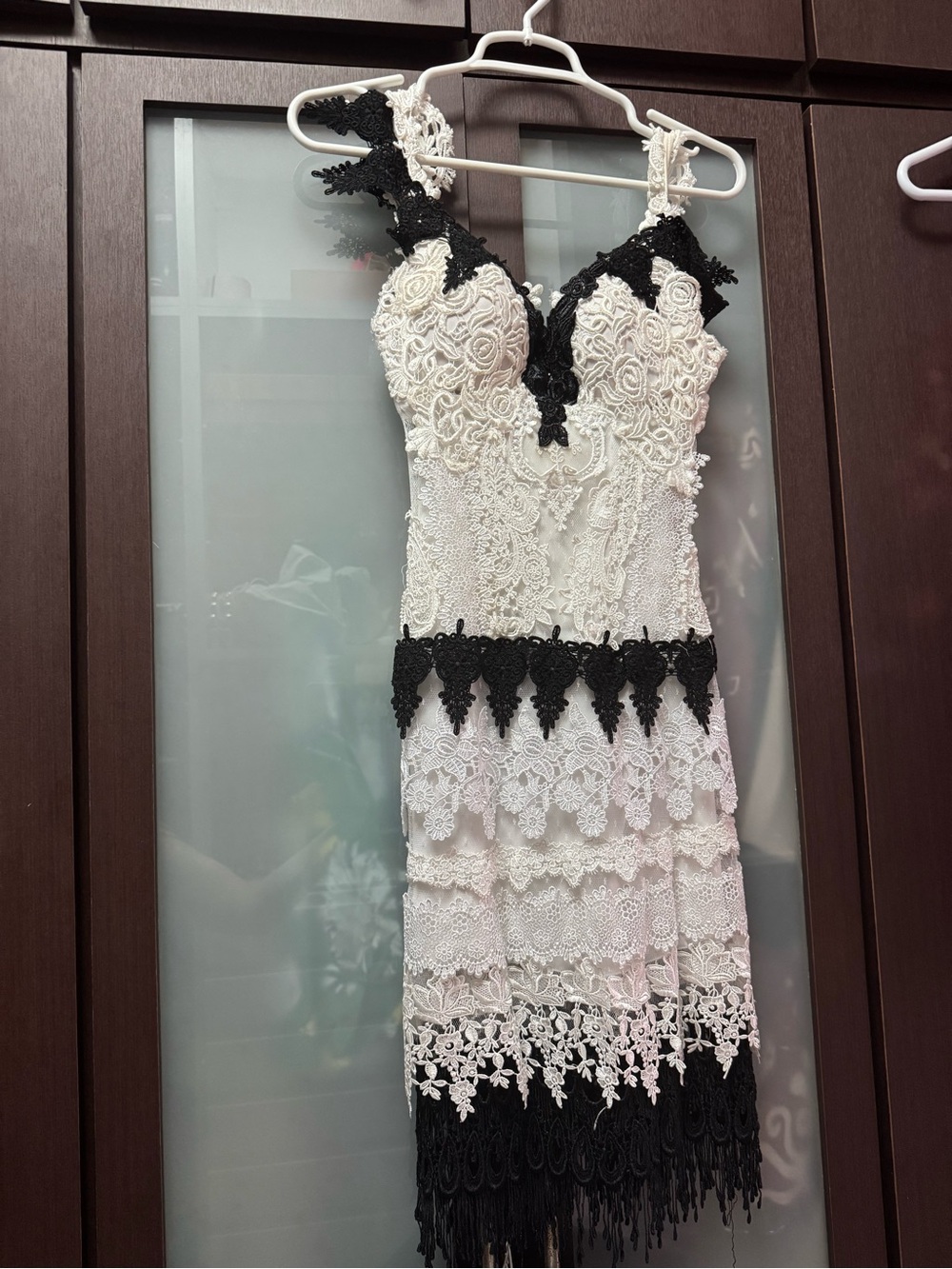 Elegant Black & White Lace Bodycon Dress
